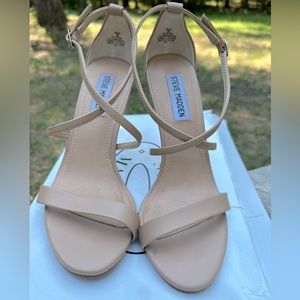 Steve Madden FELIZ silhouettes size 7 in Natural
